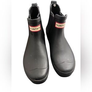 ✨ Hunter Chelsea Rain Boots – Black (Women’s Size 7) ✨